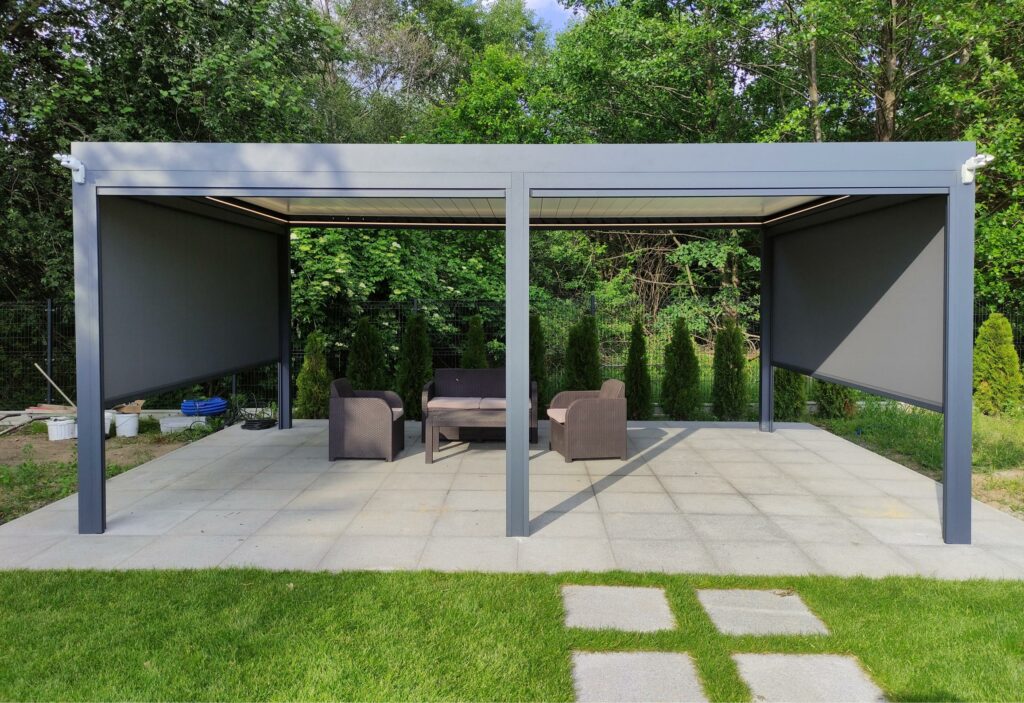 Rem zonwering aluminium lamellendak losstaand antraciet met contrasterende lamellen